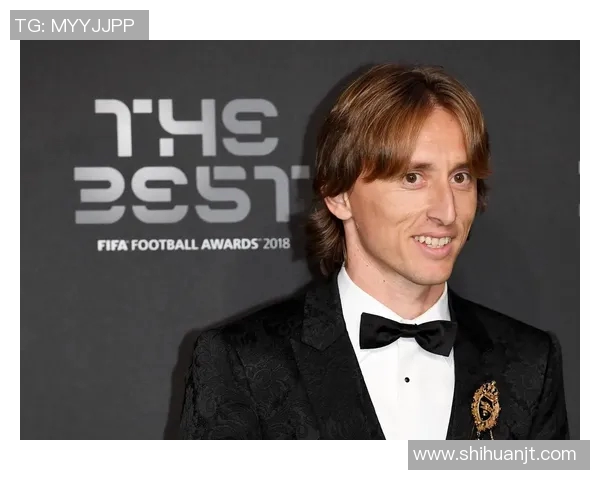 足球明星莫德里奇的家庭生活揭秘与幸福时光分享