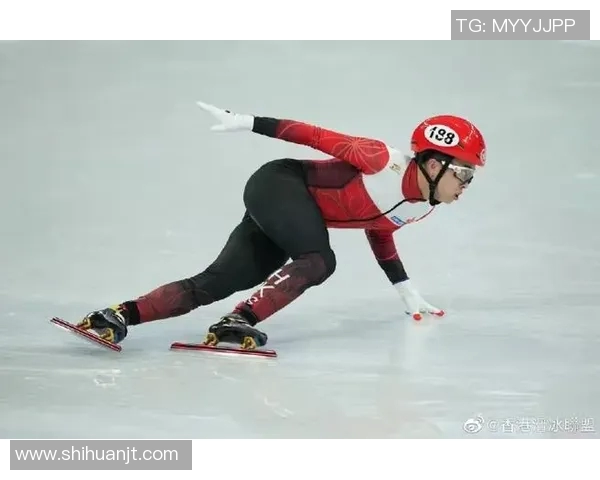 日本足球明星背影图展现的坚韧与梦想的追逐之路 日本足球明星背影图展现的坚韧与梦想的追逐之路